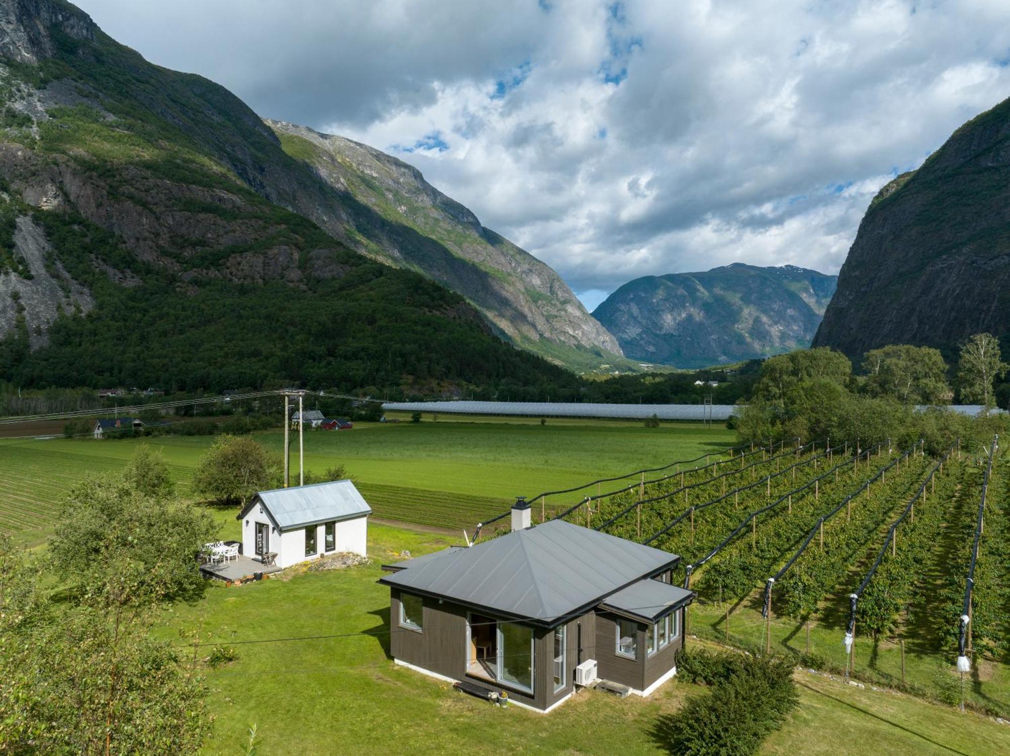 Jordeplegarden Holiday Home - Part Of A Farm - Two Buildings - Close To Flam Lærdalsøyri Exteriör bild