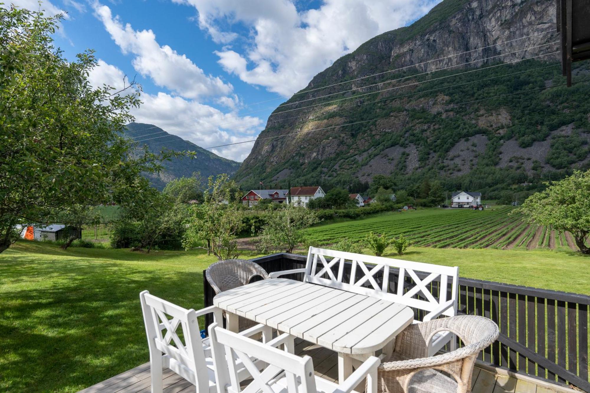Jordeplegarden Holiday Home - Part Of A Farm - Two Buildings - Close To Flam Lærdalsøyri Exteriör bild