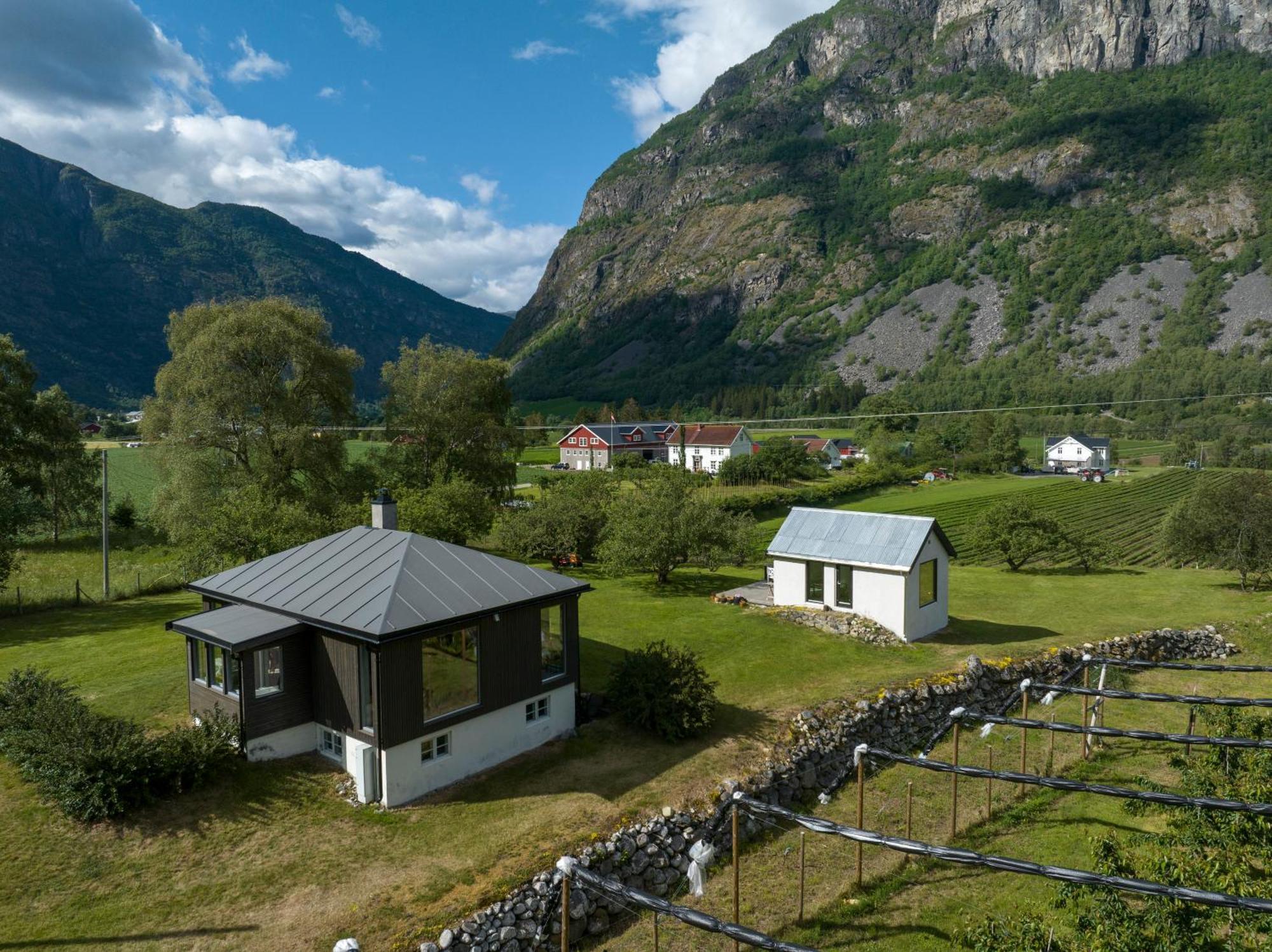 Jordeplegarden Holiday Home - Part Of A Farm - Two Buildings - Close To Flam Lærdalsøyri Exteriör bild